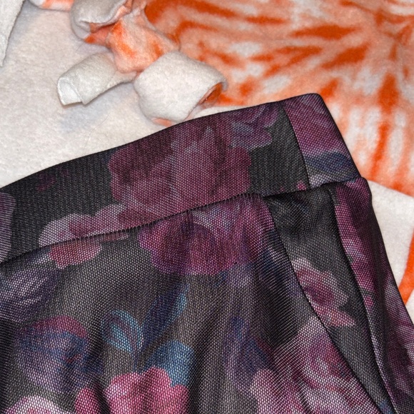 Torrid Floral A-Line Skirt Size 2 Women’s Plus Size - Picture 4 of 7